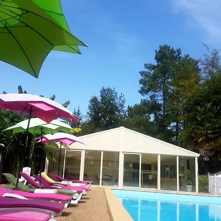Les Hauts De Lastours Holiday park